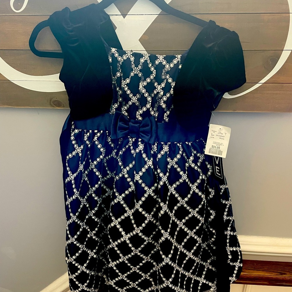 Brand new girls dress. Never worn. Great for Easter and Communion, or any affair